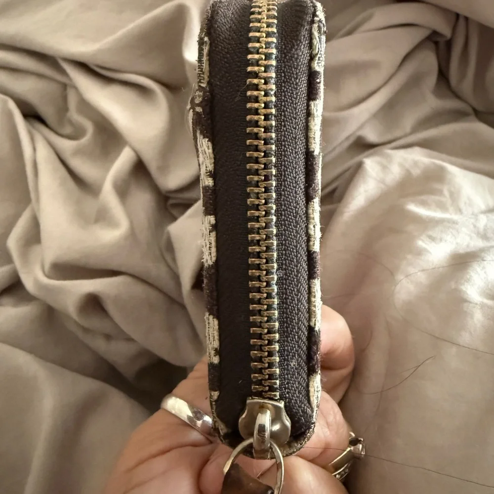 Kate Spade Classic Spade Neda zip-around wallet guc